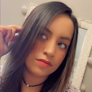 Meet your Posher, Edith